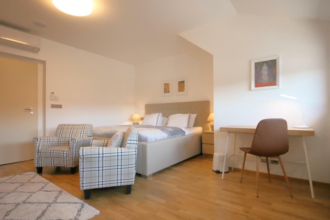 Appartamento Prague Expat House Esterno foto